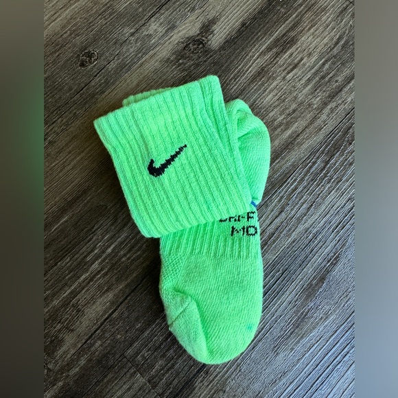 But did you dye, tie dye Nike socks - Picture 3 of 4